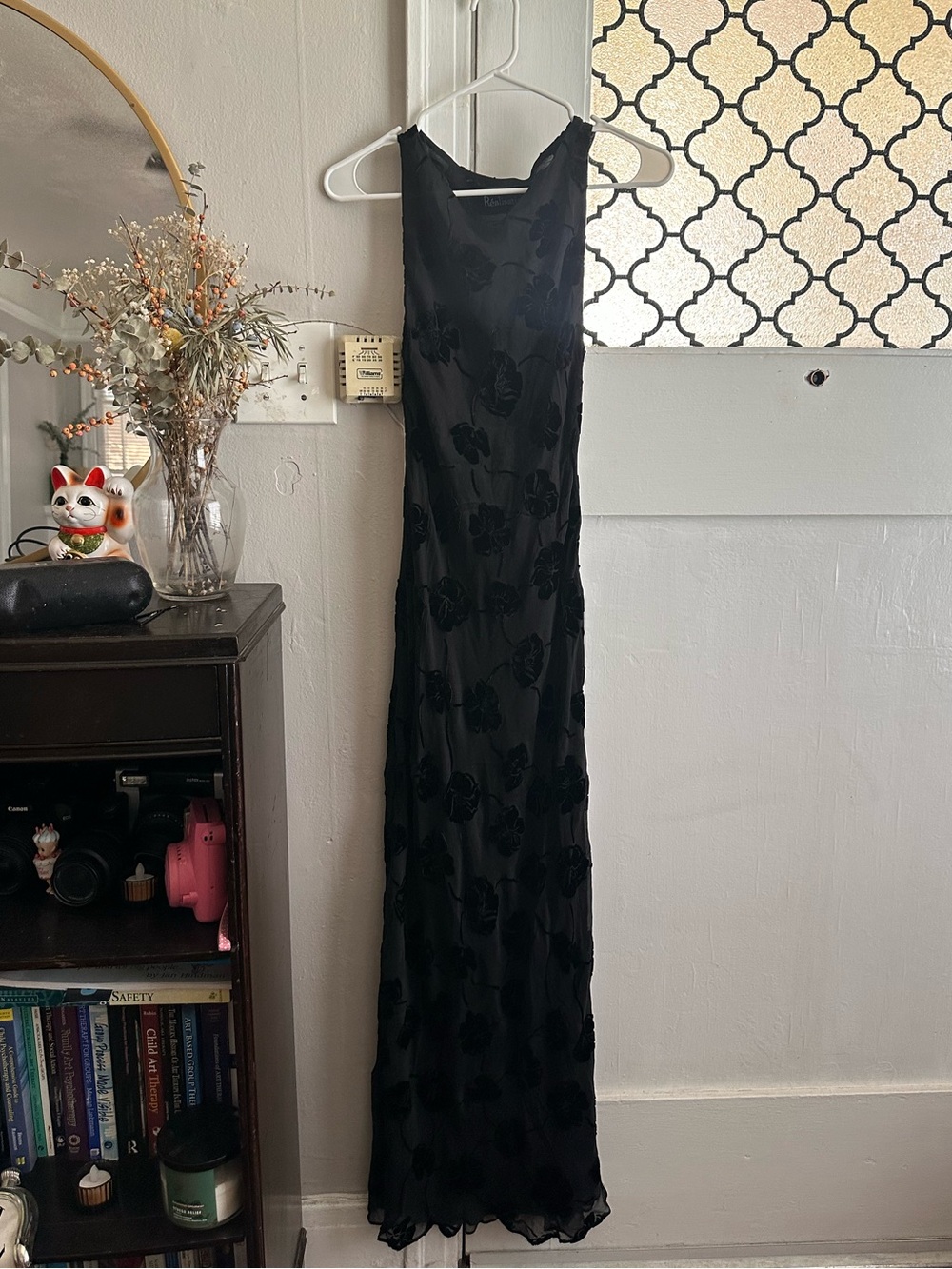 Réalisation Par The Carla Floral Midi Dress in Black - Picture 5 of 7
